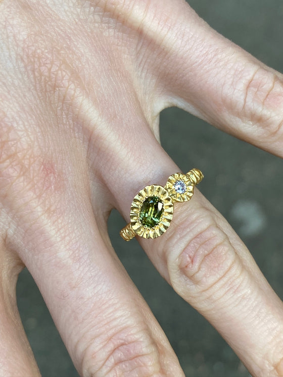 Asymmetric Teeth Gem Ring - 18ct Yellow Gold, Green Sapphire, Diamond